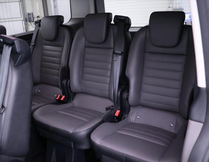 Ford Tourneo Custom 15
