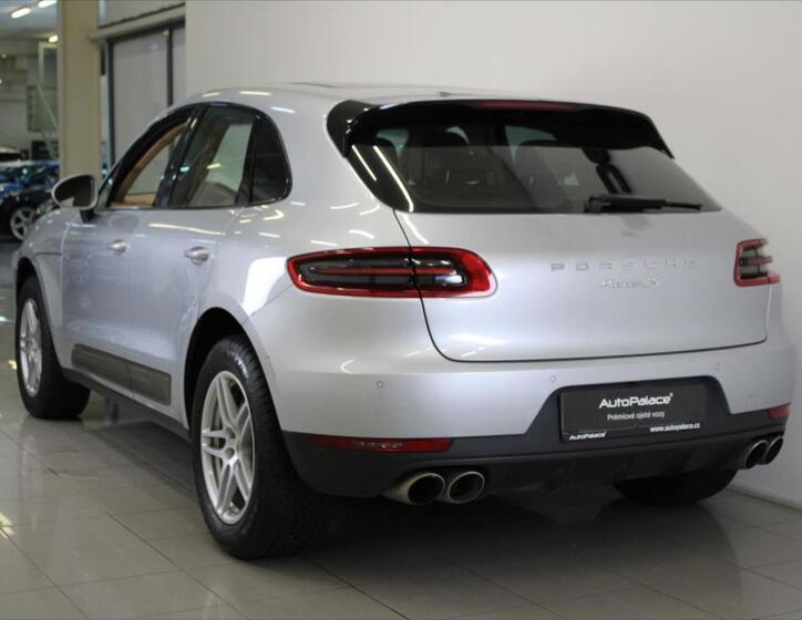 Porsche Macan 3