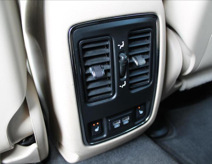 Jeep Grand Cherokee 30