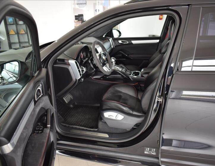 Porsche Cayenne 10