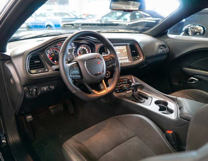 Dodge Challenger 12