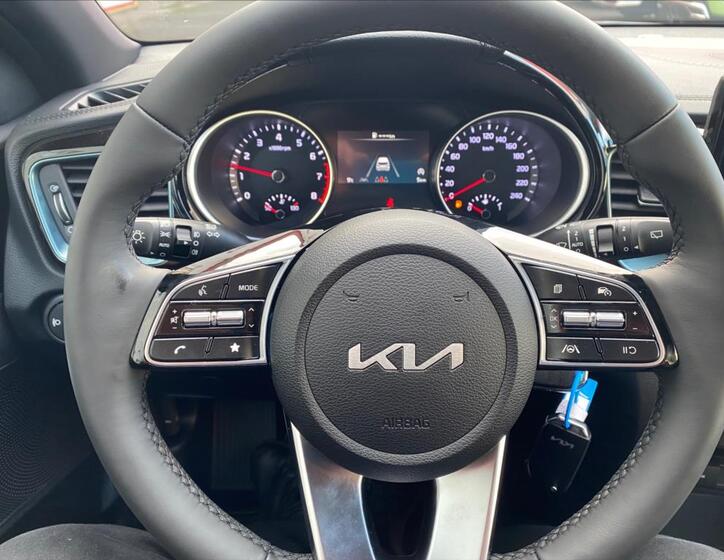 KIA Ceed 8
