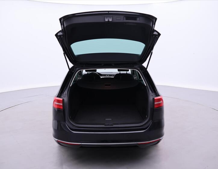Volkswagen Passat 9
