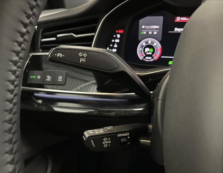 Audi Q8 21