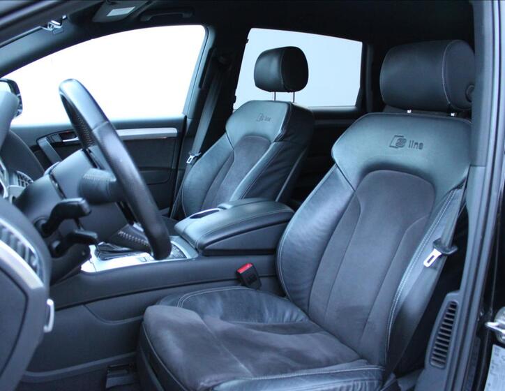 Audi Q7 13