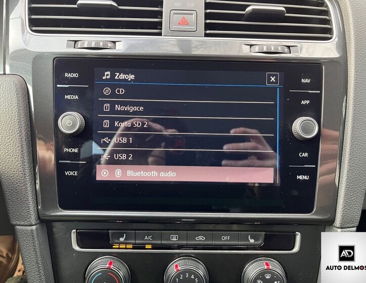Volkswagen Golf 42