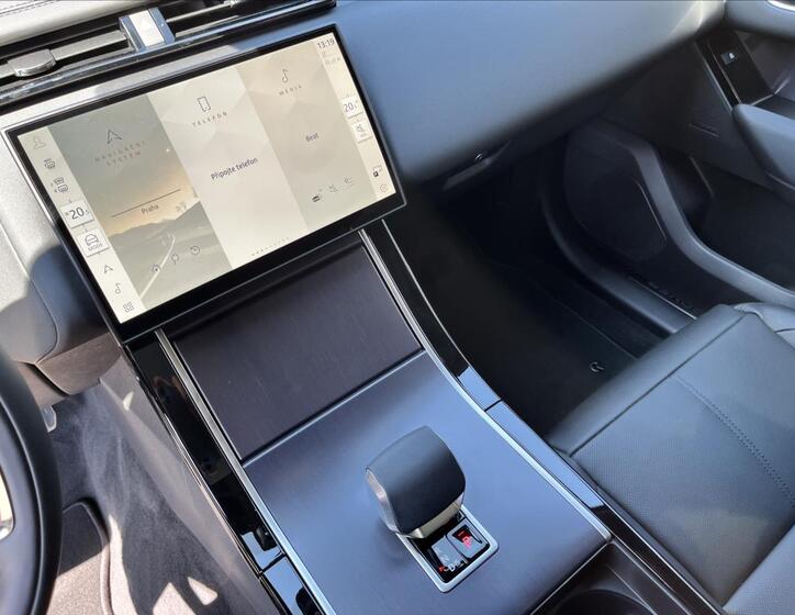 Land Rover Range Rover Velar 21