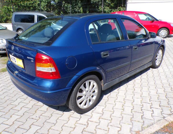 Opel Astra 4