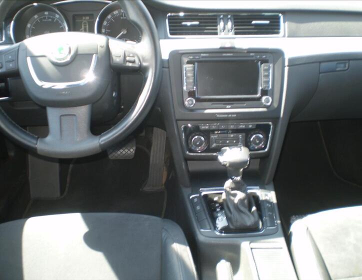 Škoda Superb 12