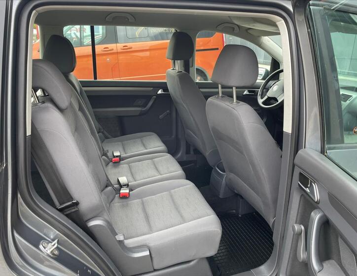 Volkswagen Touran 13