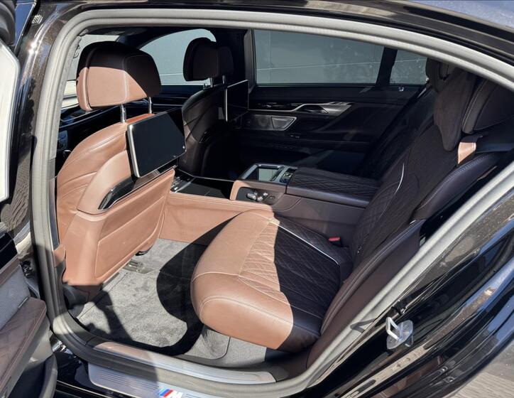 BMW Řada 7 12