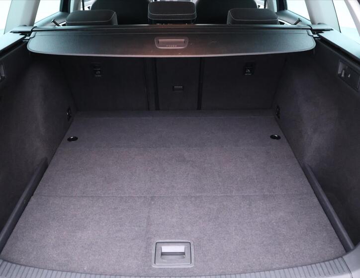 Volkswagen Golf 10