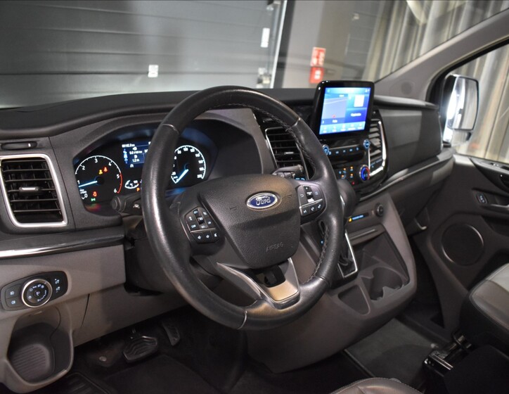 Ford Tourneo Custom 13