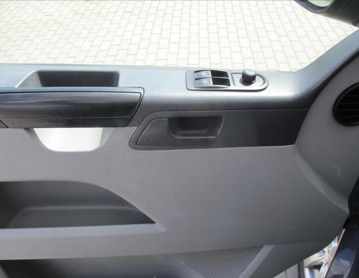 Volkswagen Transporter 18