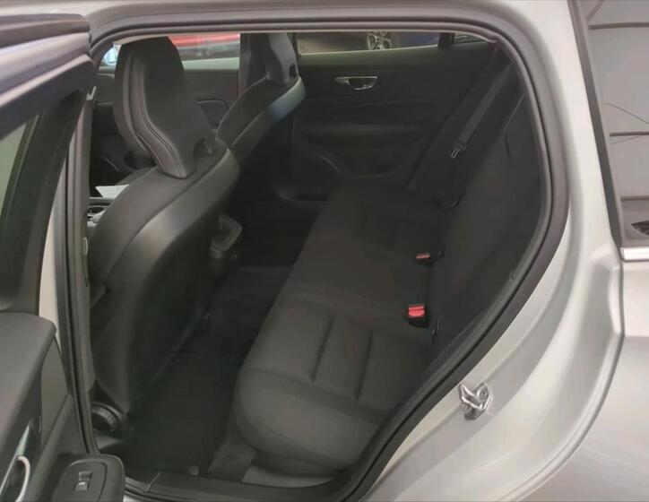 Volvo V60 4