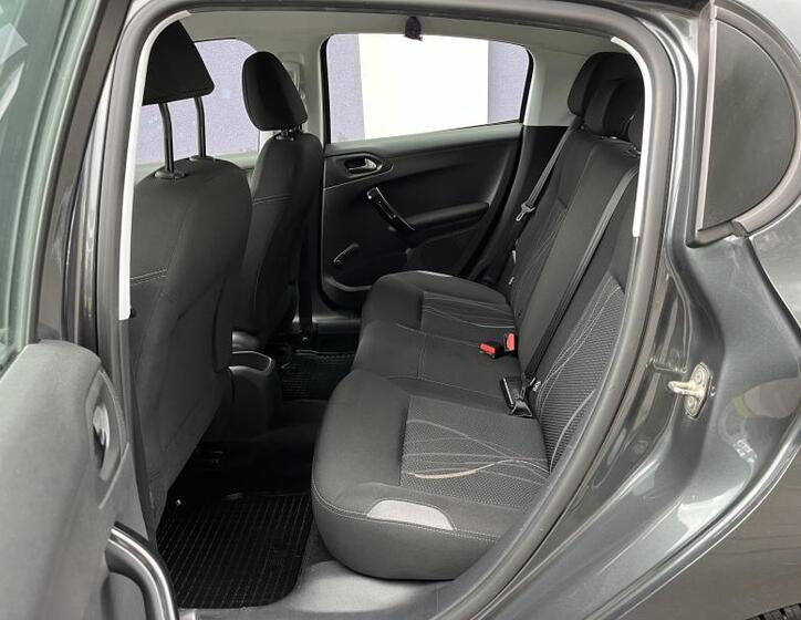 Peugeot 208 15