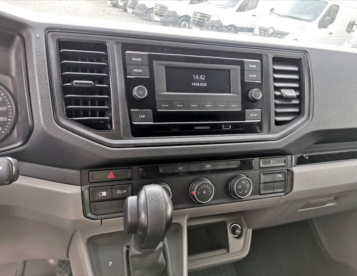 Volkswagen Crafter 9