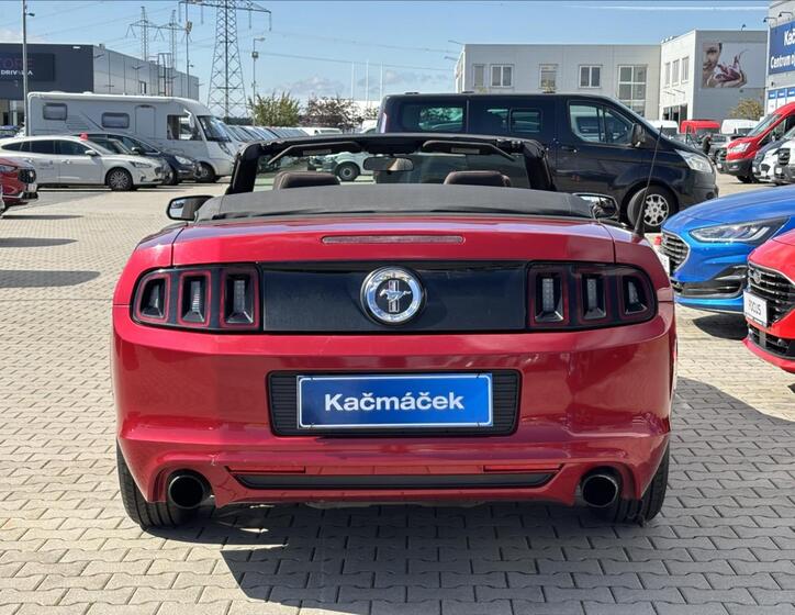 Ford Mustang 4