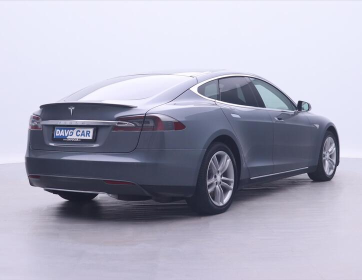 Tesla Model S 7