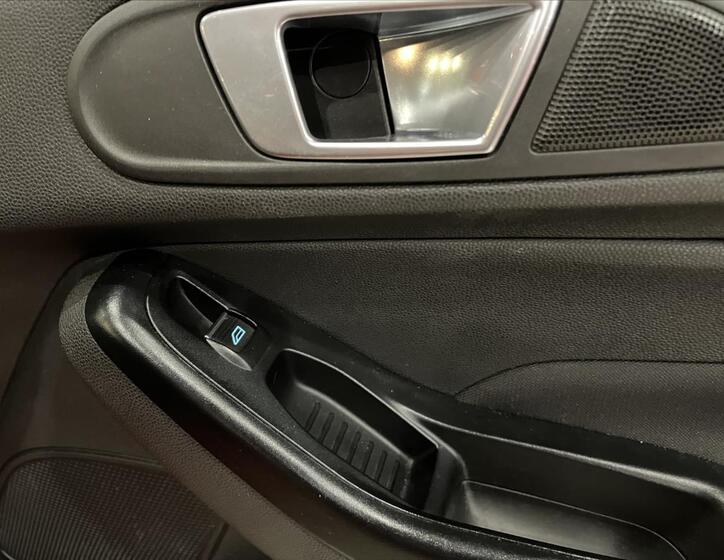 Ford Fiesta 15