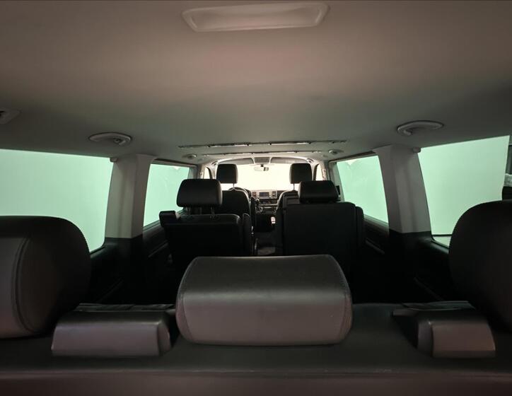 Volkswagen Multivan 28