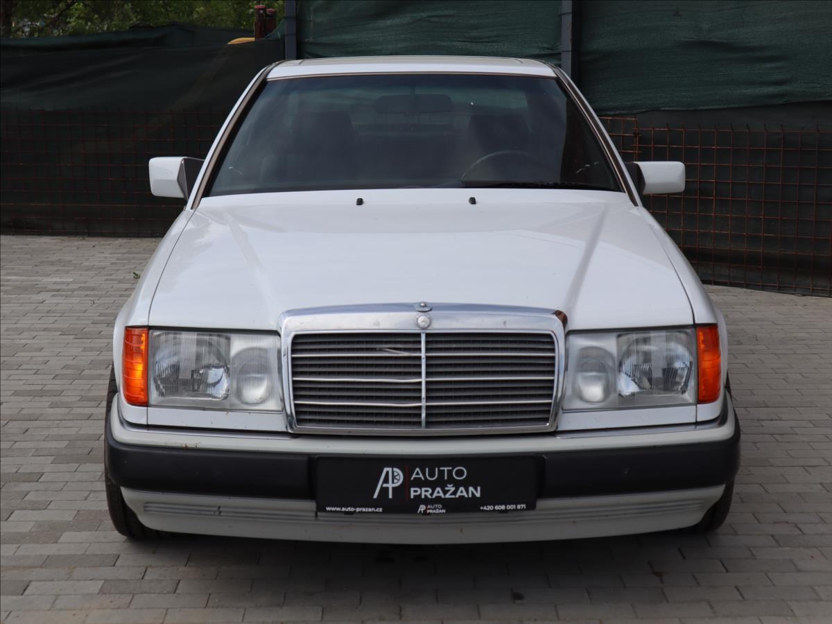 Mercedes-Benz 200
