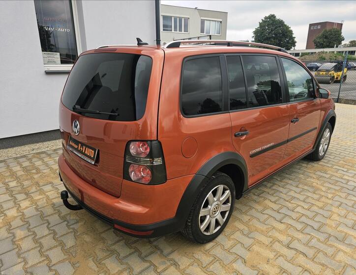 Volkswagen Touran 6