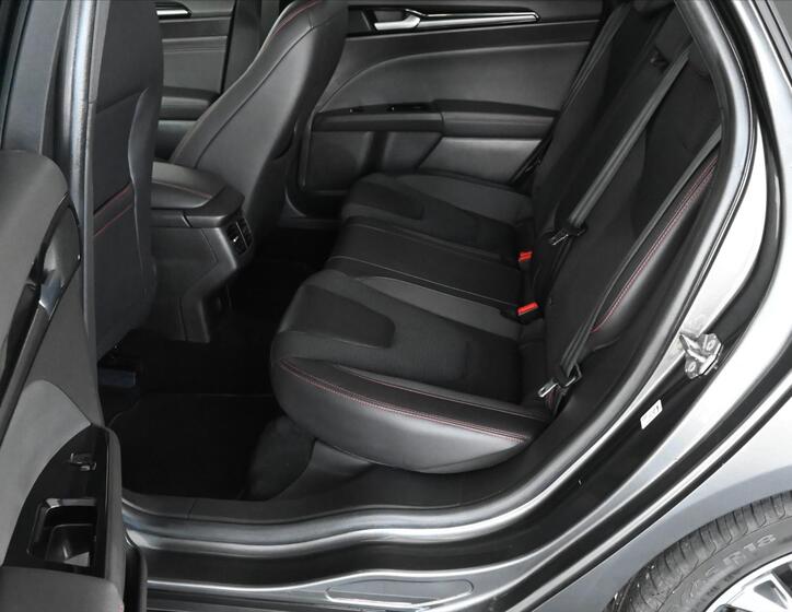 Ford Mondeo 10
