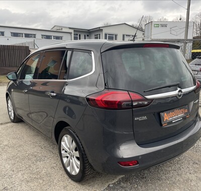 Opel Zafira 8