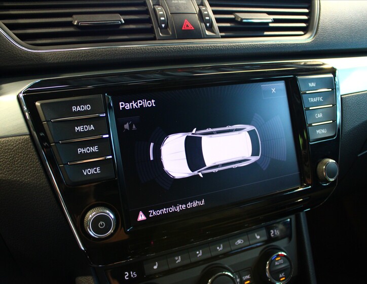 Škoda Superb 16