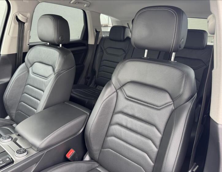 Volkswagen Touareg 21