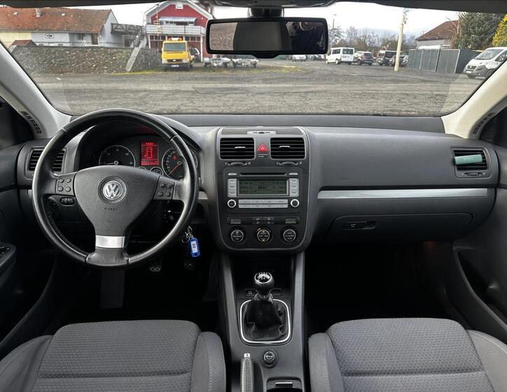 Volkswagen Golf 12