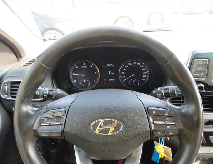 Hyundai i30 20
