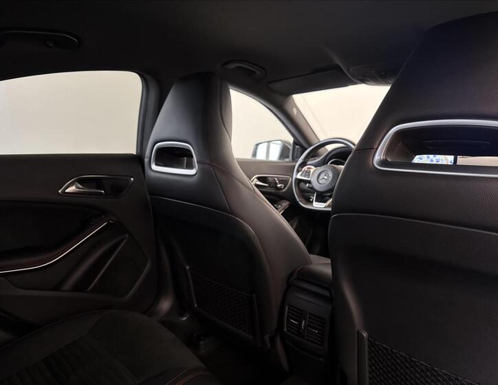 Mercedes-Benz CLA 22