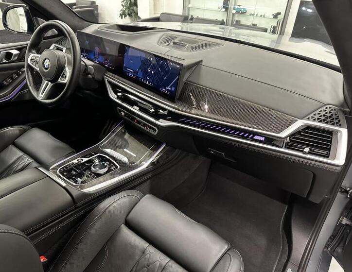 BMW X7 8