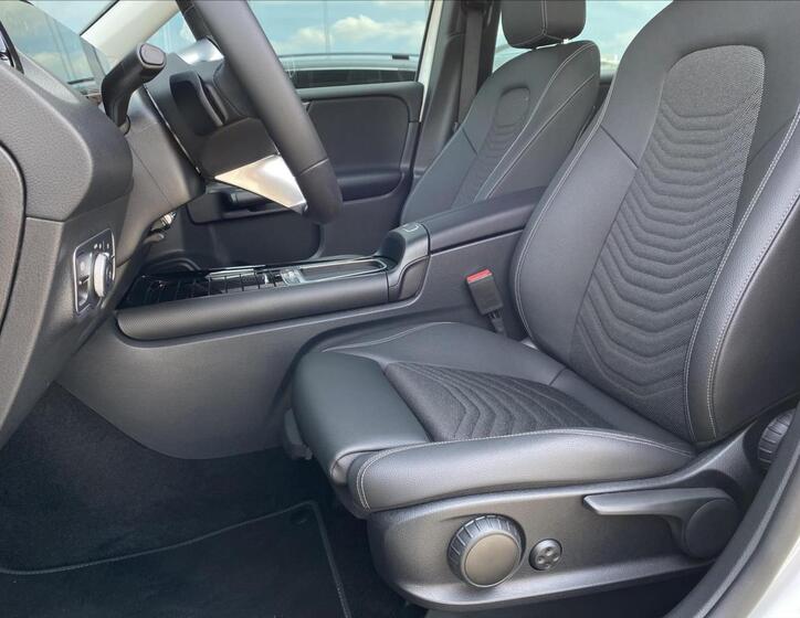 Mercedes-Benz GLB 10