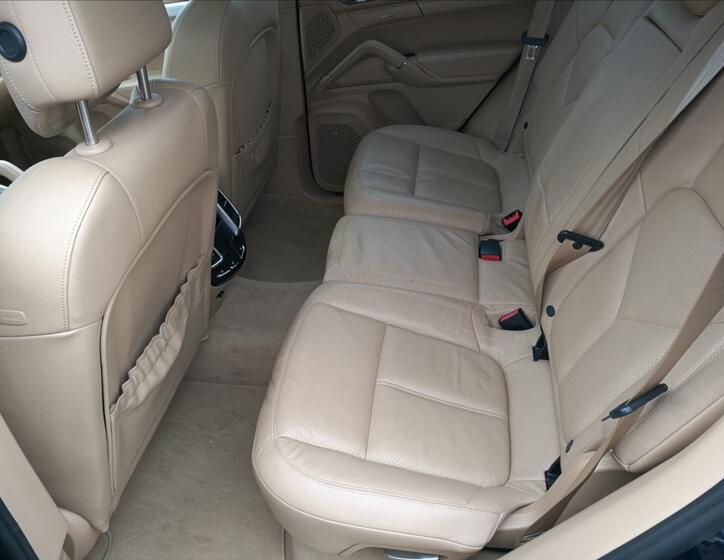 Porsche Cayenne 18
