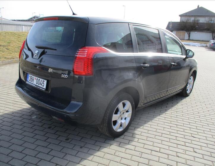 Peugeot 5008 4