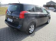 Peugeot 5008 4