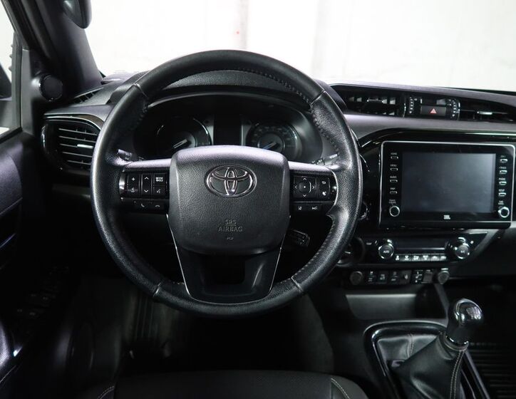 Toyota Hilux 16