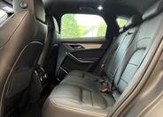 Jaguar F-Pace 31