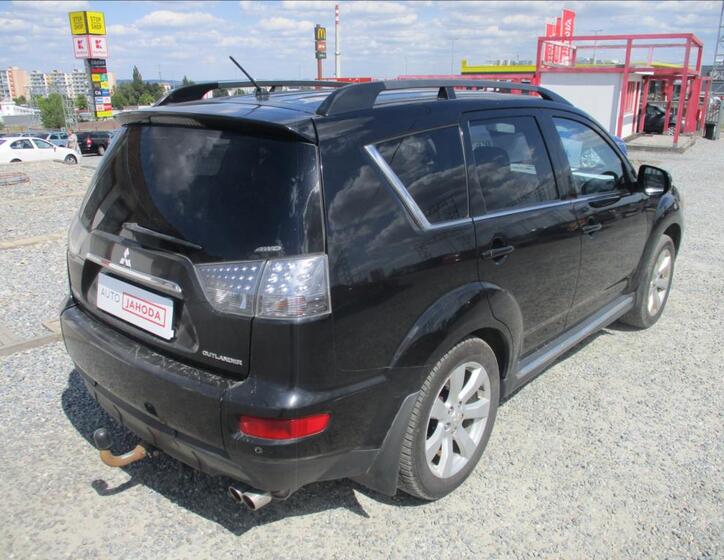 Mitsubishi Outlander 8