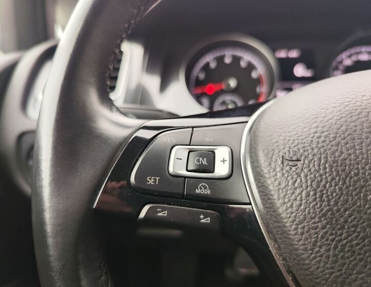 Volkswagen Golf 26
