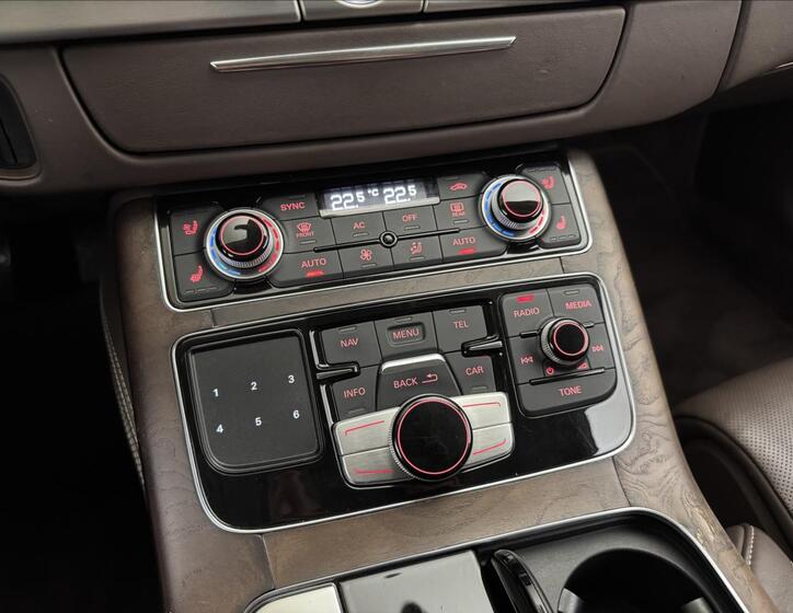 Audi A8 29