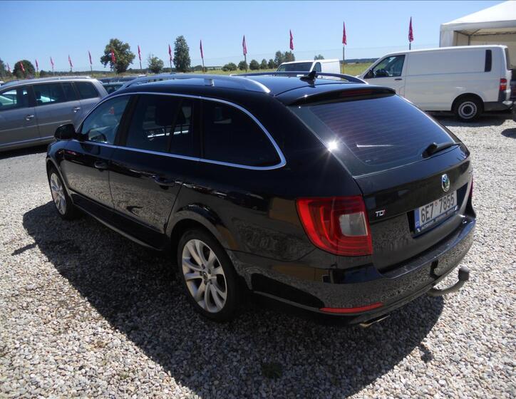 Škoda Superb 8
