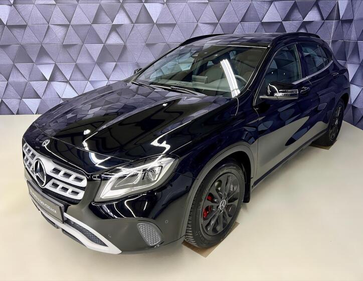 Mercedes-Benz GLA 1