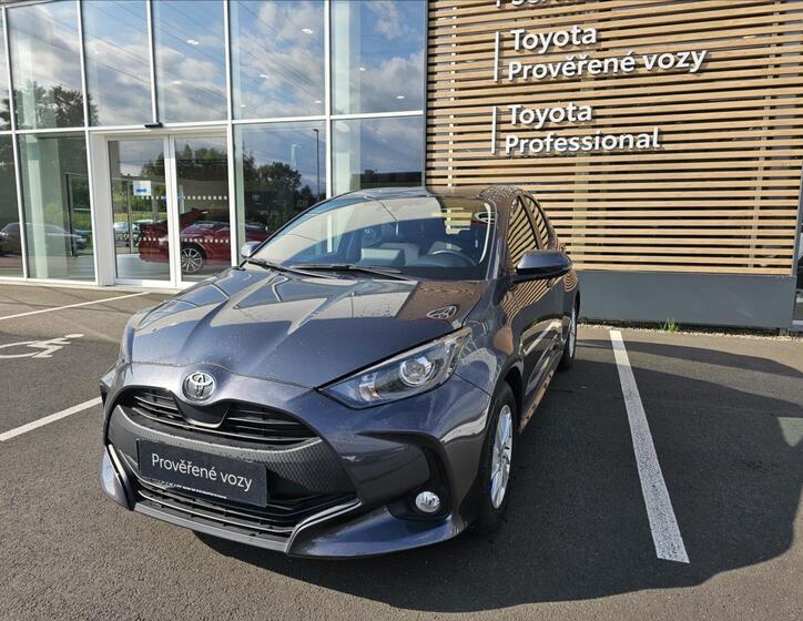 Toyota Yaris 1