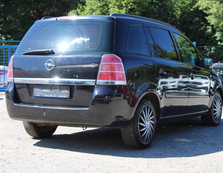 Opel Zafira 5