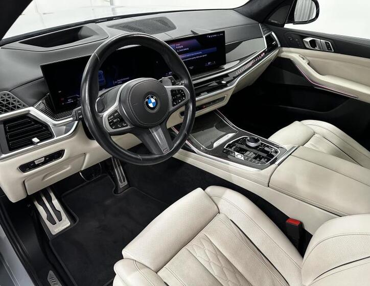 BMW X7 6