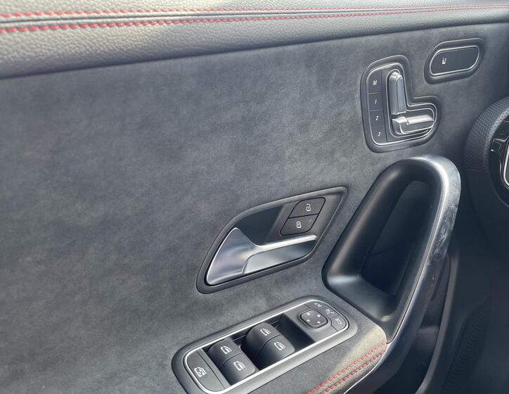Mercedes-Benz CLA 7